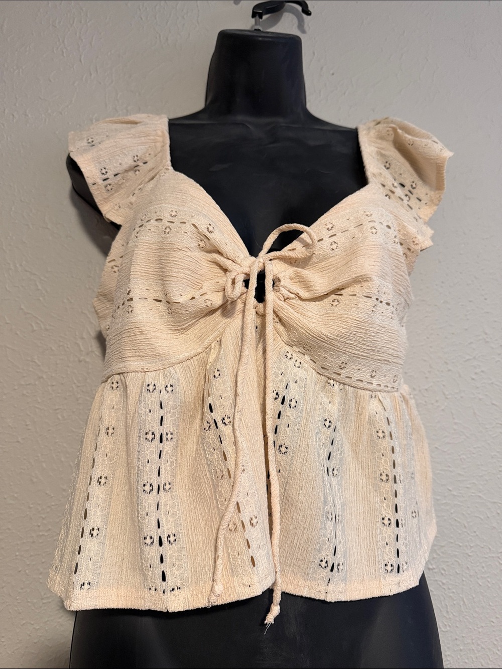 URBAN Romantics Cream Eyelet Tie-Front Ruffle Camisole